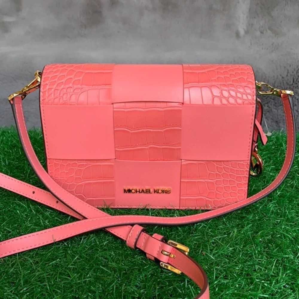 MICHAEL KORS MERCER SM CLUTCH XBODY GRAPEFRUIT